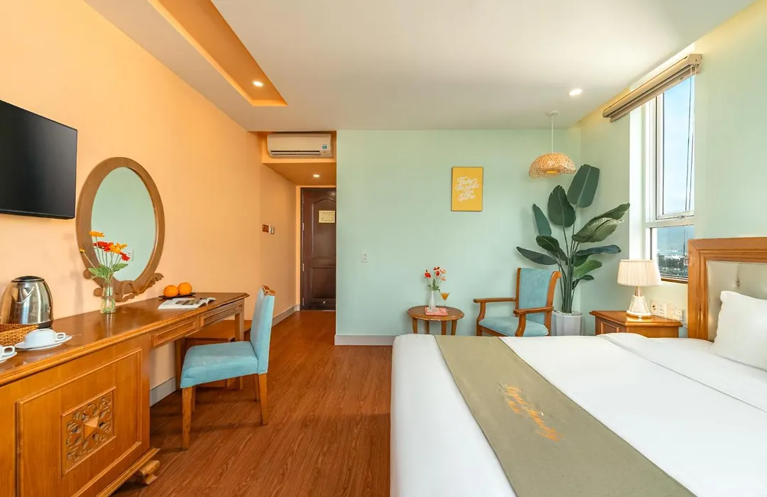 Royal Family Hotel-1